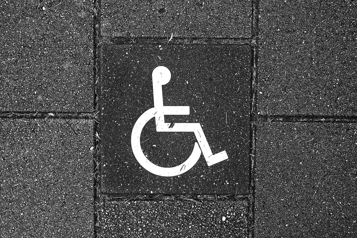 ИП с инвалидностью и без наемных работников получат статус социальных предприятий